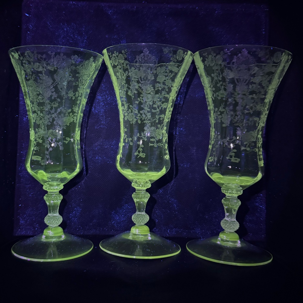 ❌SOLD❌ Vintage Manganese Glass Cambridge Glass Rose Point Iced Tea Glasses